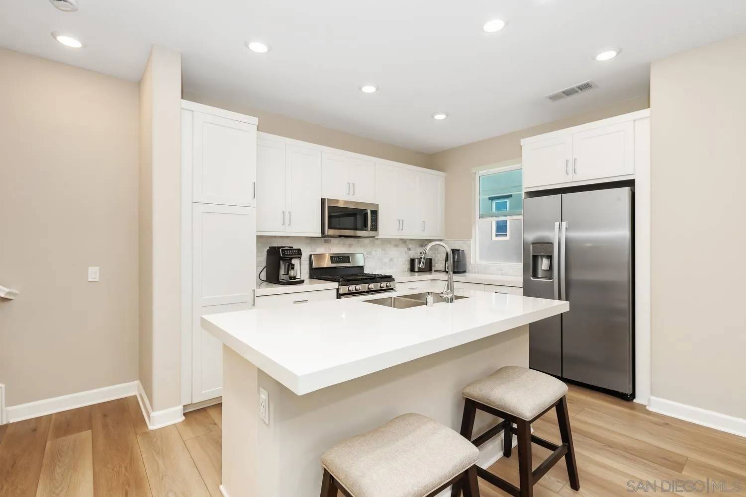 San Marcos, CA 92078,1227 Sunrise Vw #105