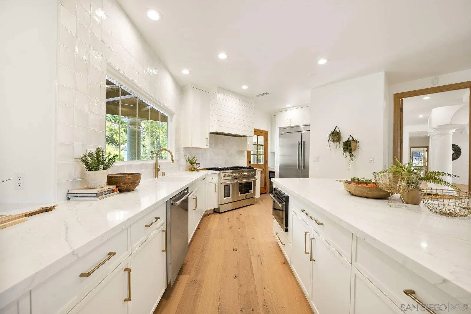 Poway, CA 92064,17601 Valle Verde