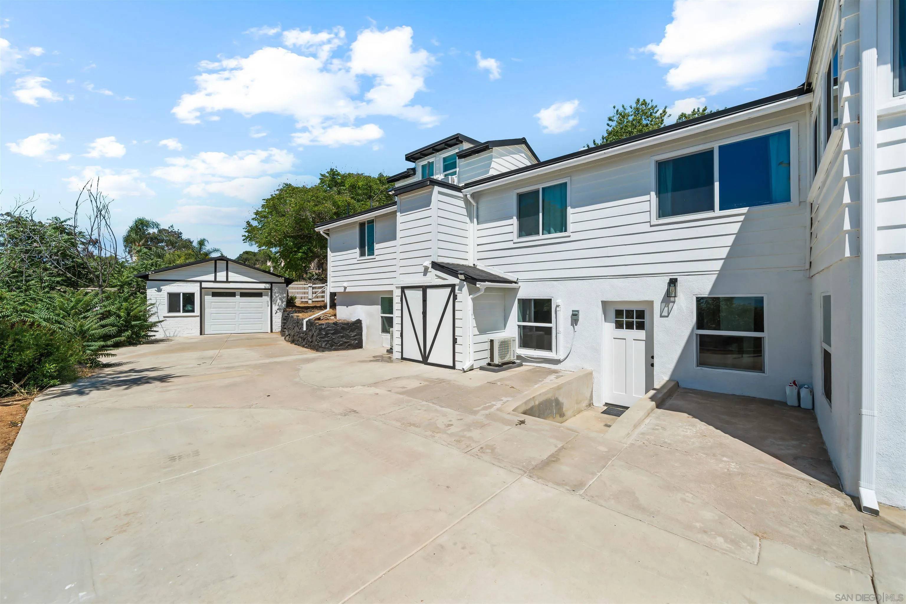 El Cajon, CA 92019,1730 Vista Del Valle Blvd #1 - ROOM FOR RENT in 3 BR House