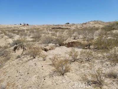 Barstow, CA 92311,8 Henderson