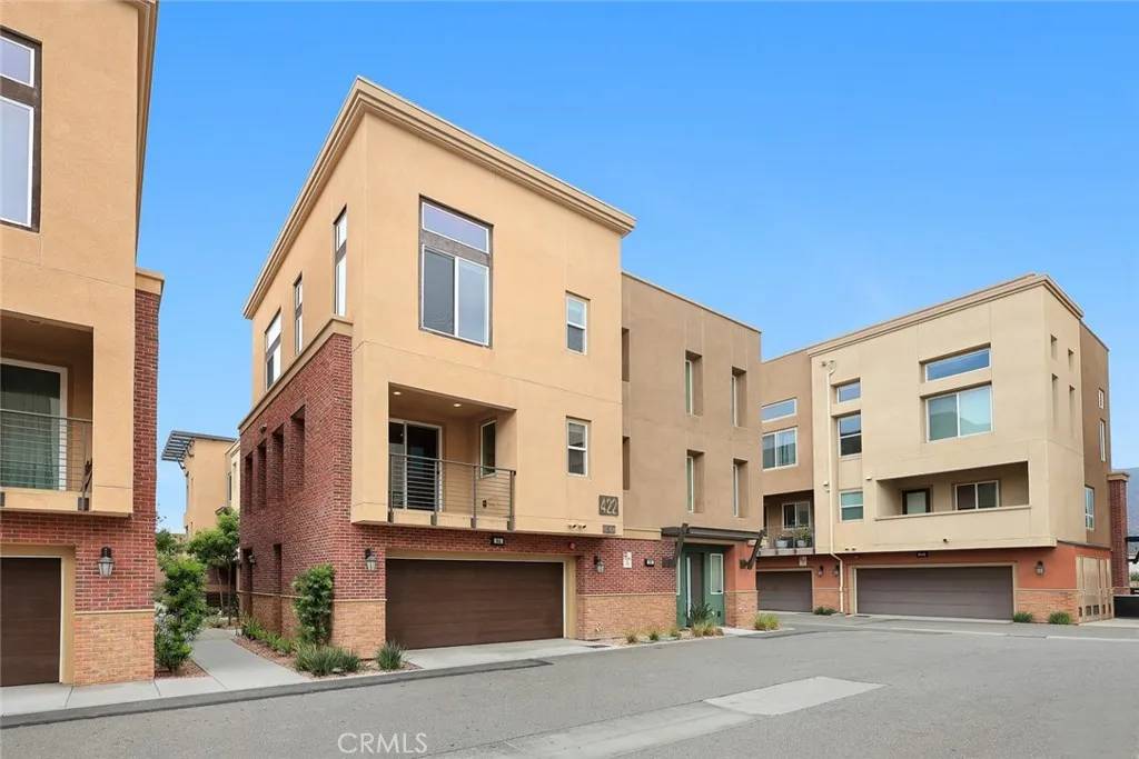 Glendora, CA 91740,422 W Route 66 #95