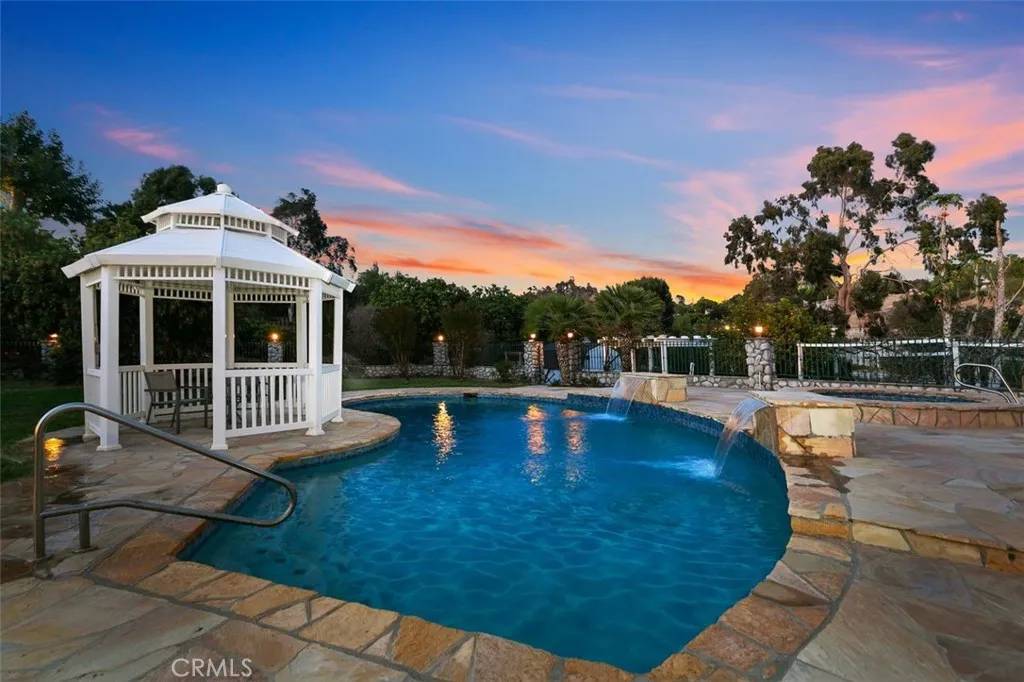 La Habra Heights, CA 90631,1424 Cloister Drive