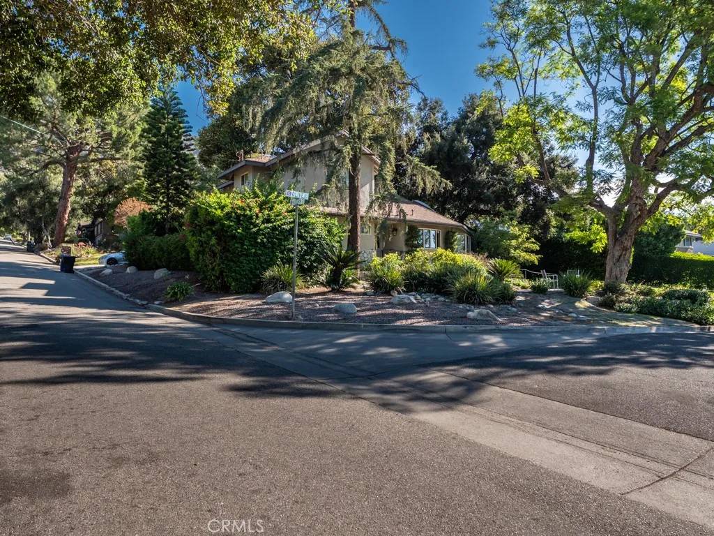 Sierra Madre, CA 91024,95 Olive Avenue