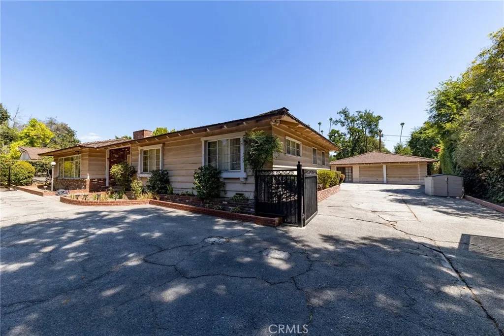 San Marino, CA 91108,1640 Bedford Road