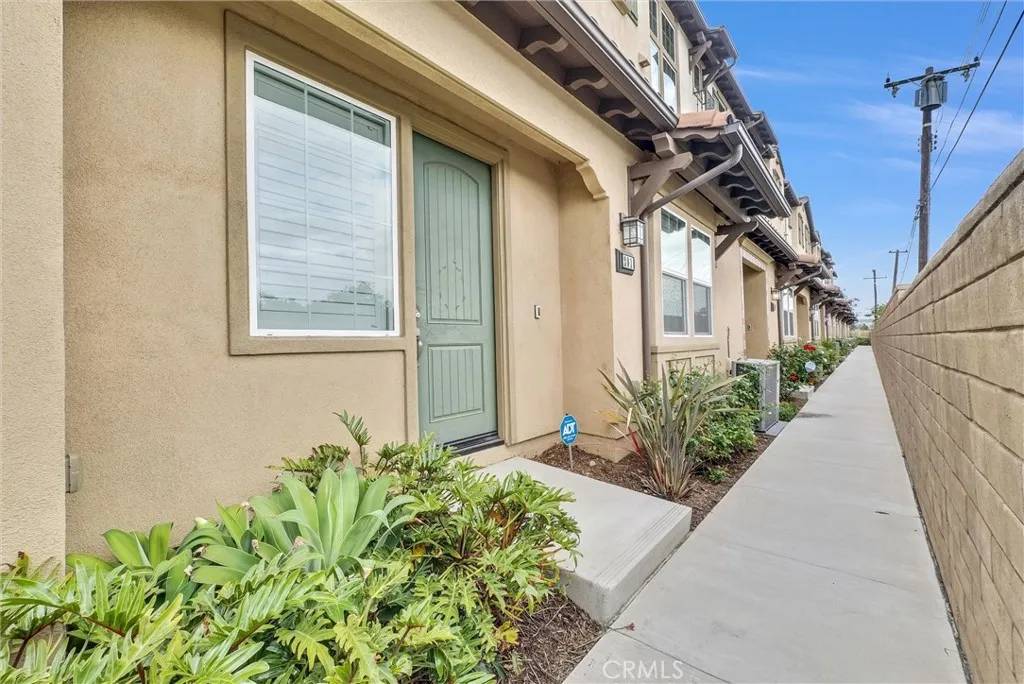 La Habra, CA 90631,1220 W La Habra Boulevard #201