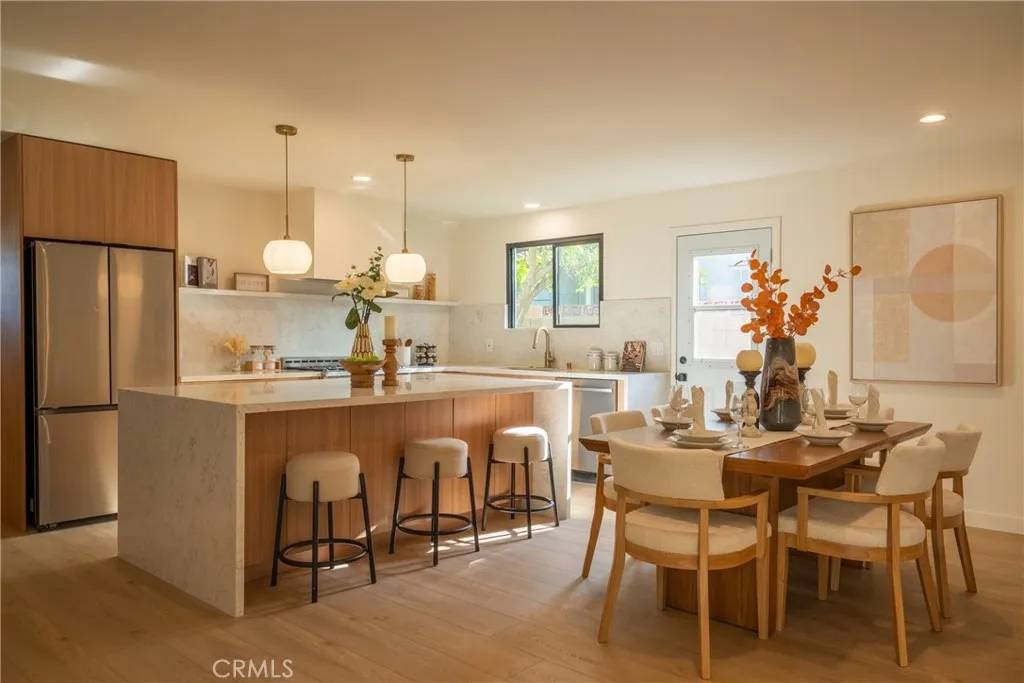Woodland Hills, CA 91367,23919 Friar Street