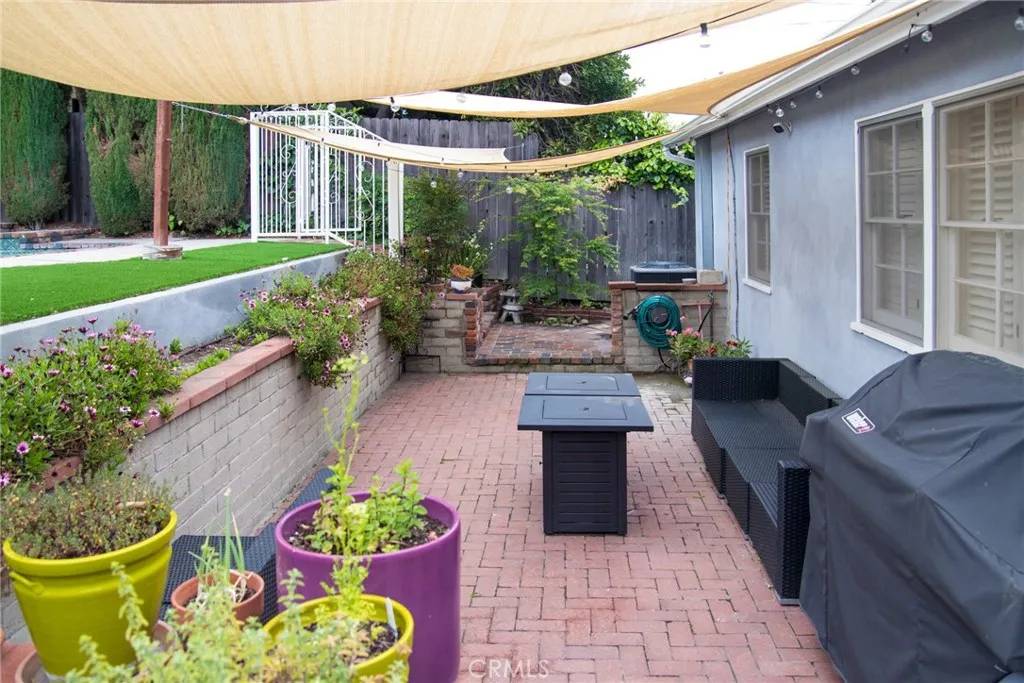 La Crescenta, CA 91214,2619 Mary Street