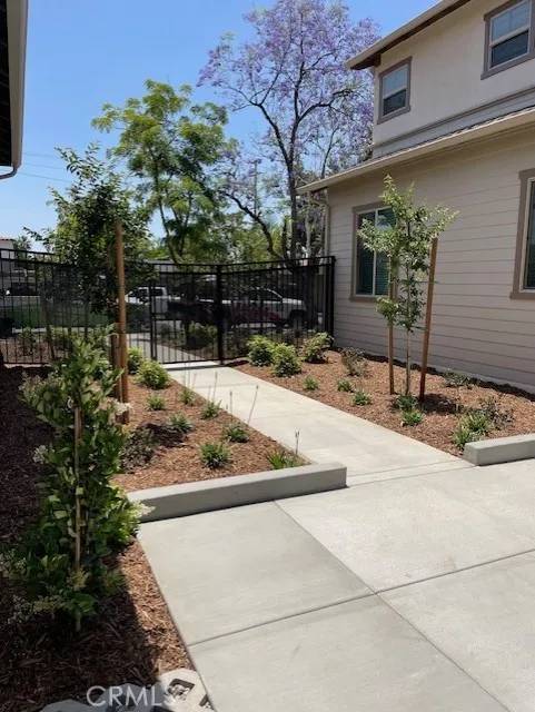 Monrovia, CA 91016,613 E Walnut Avenue
