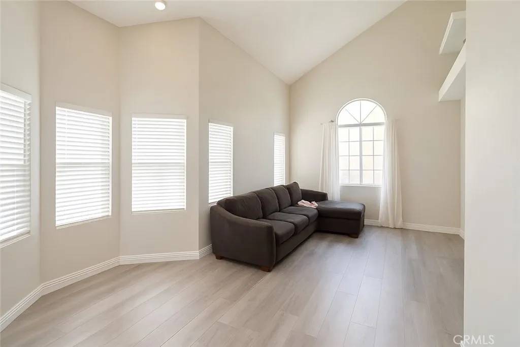 Fontana, CA 92336,6544 Pacifica Avenue