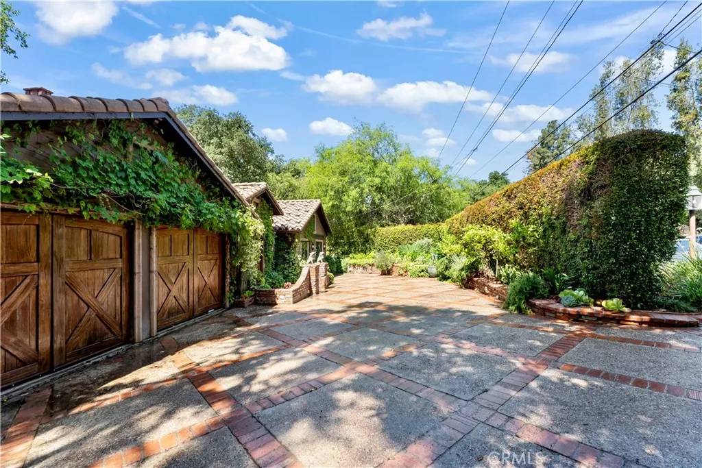 Sierra Madre, CA 91024,302 W Carter Avenue