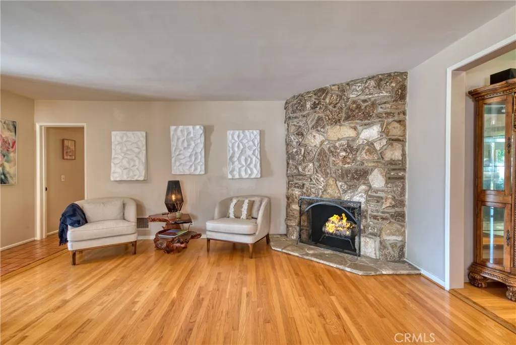Sierra Madre, CA 91024,111 Holdman Avenue
