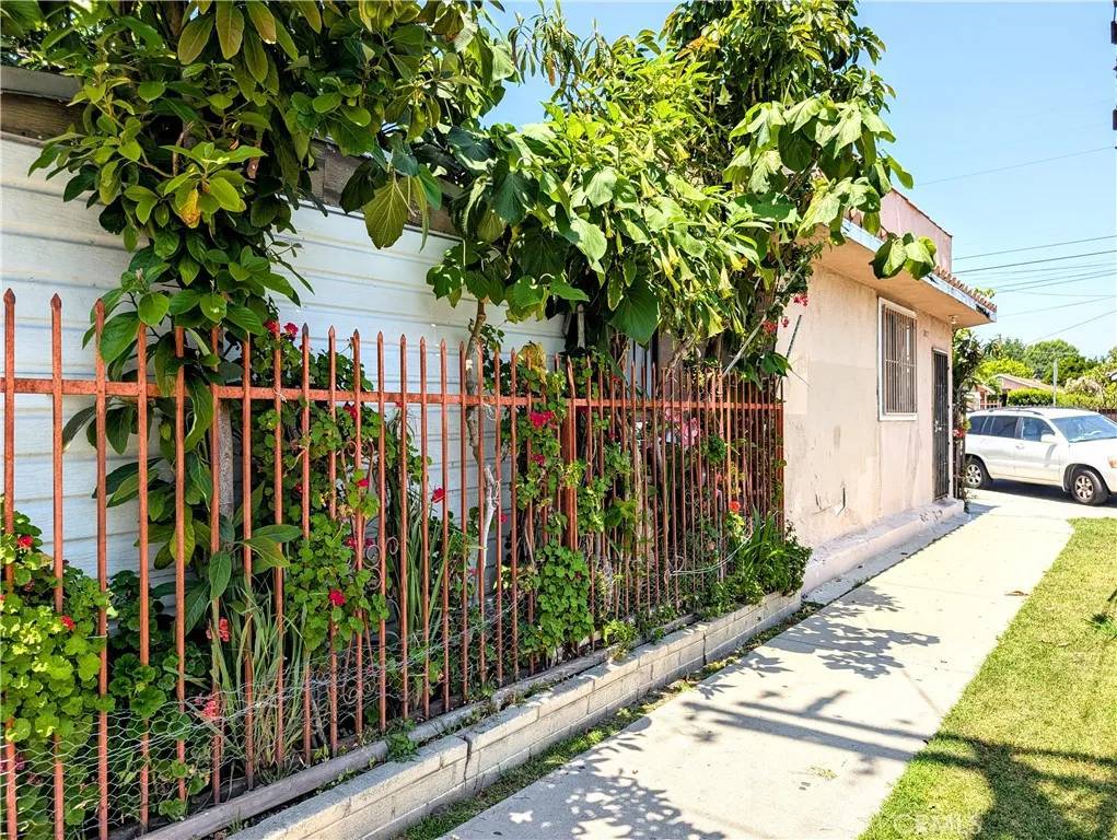 El Monte, CA 91731,3827 Pine Avenue
