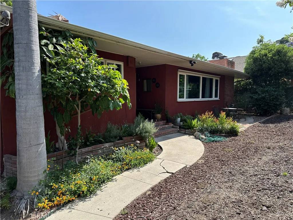 Sierra Madre, CA 91024,318 E Laurel Avenue