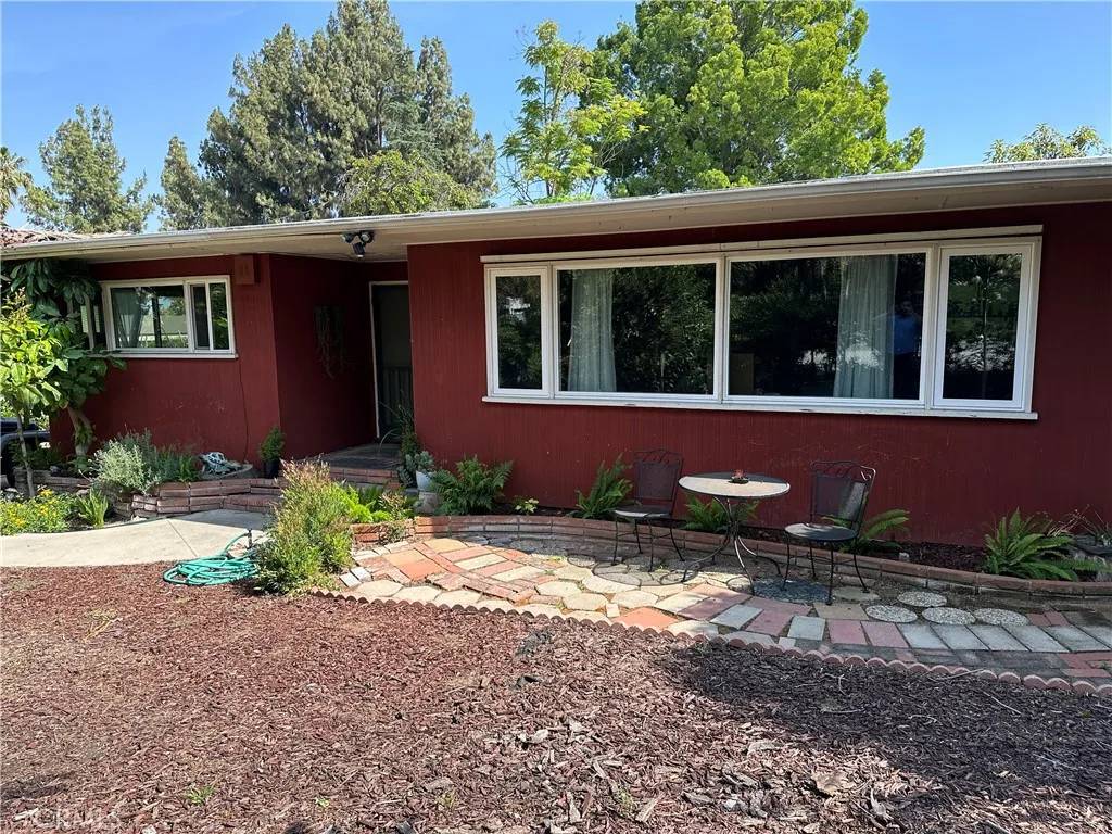 Sierra Madre, CA 91024,318 E Laurel Avenue