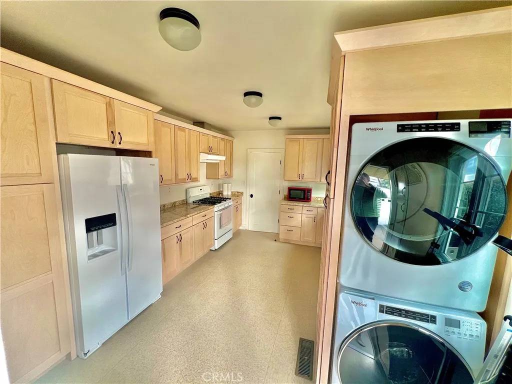Glendale, CA 91202,512 Spencer Street