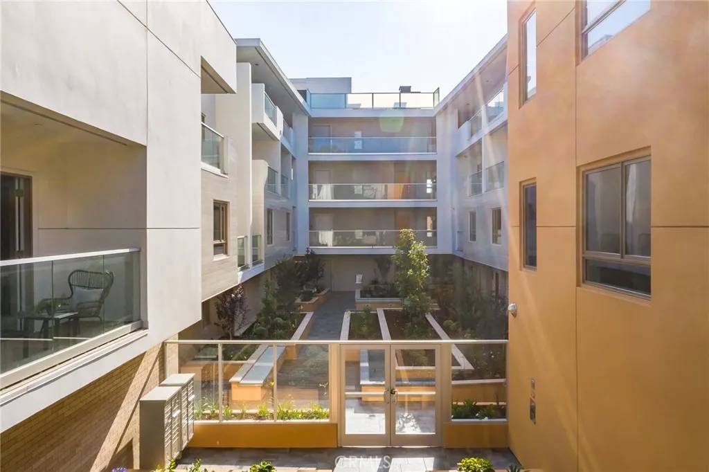 Pasadena, CA 91106,137 S Wilson Avenue #107