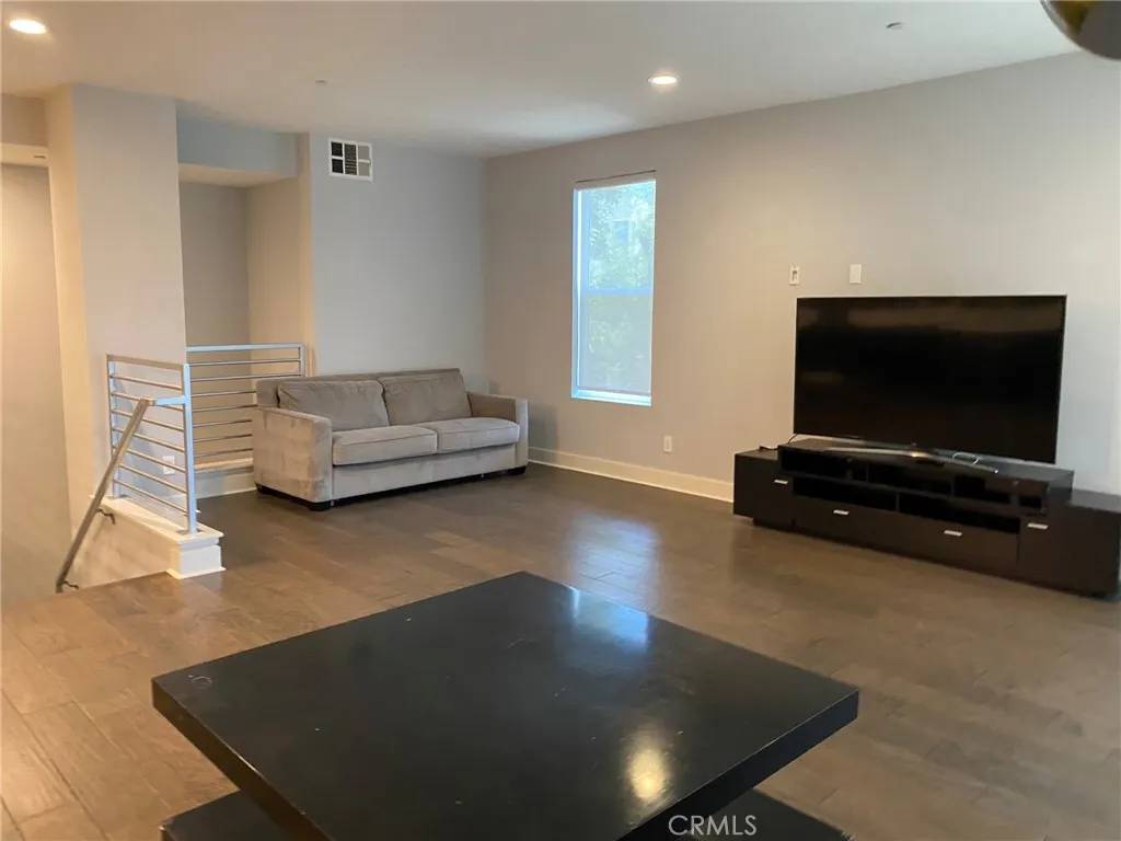 Irvine, CA 92612,270 Rockefeller