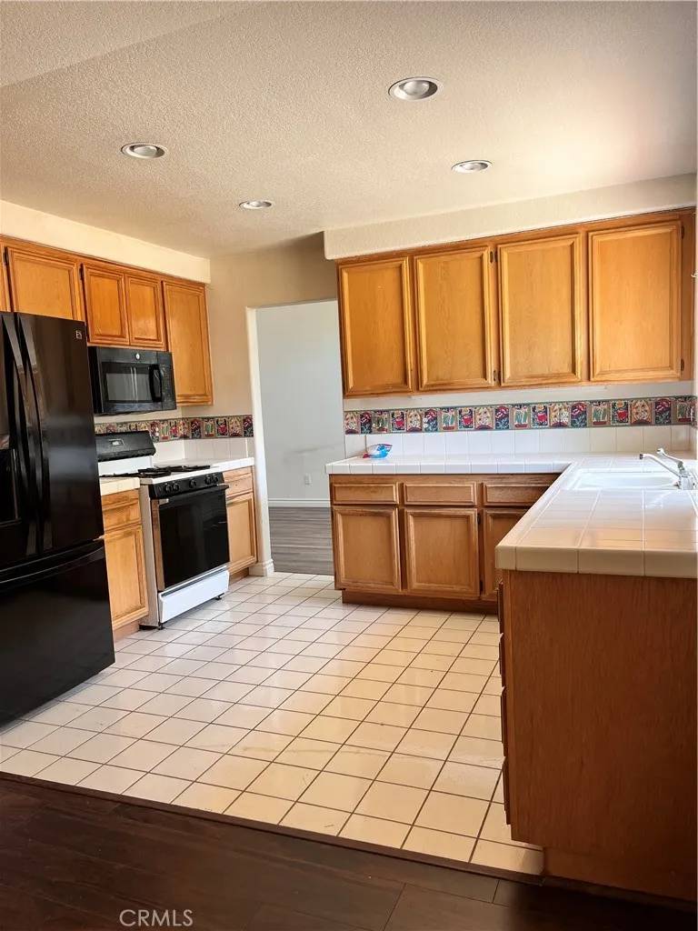 Moreno Valley, CA 92555,28499 Forest Oaks Way