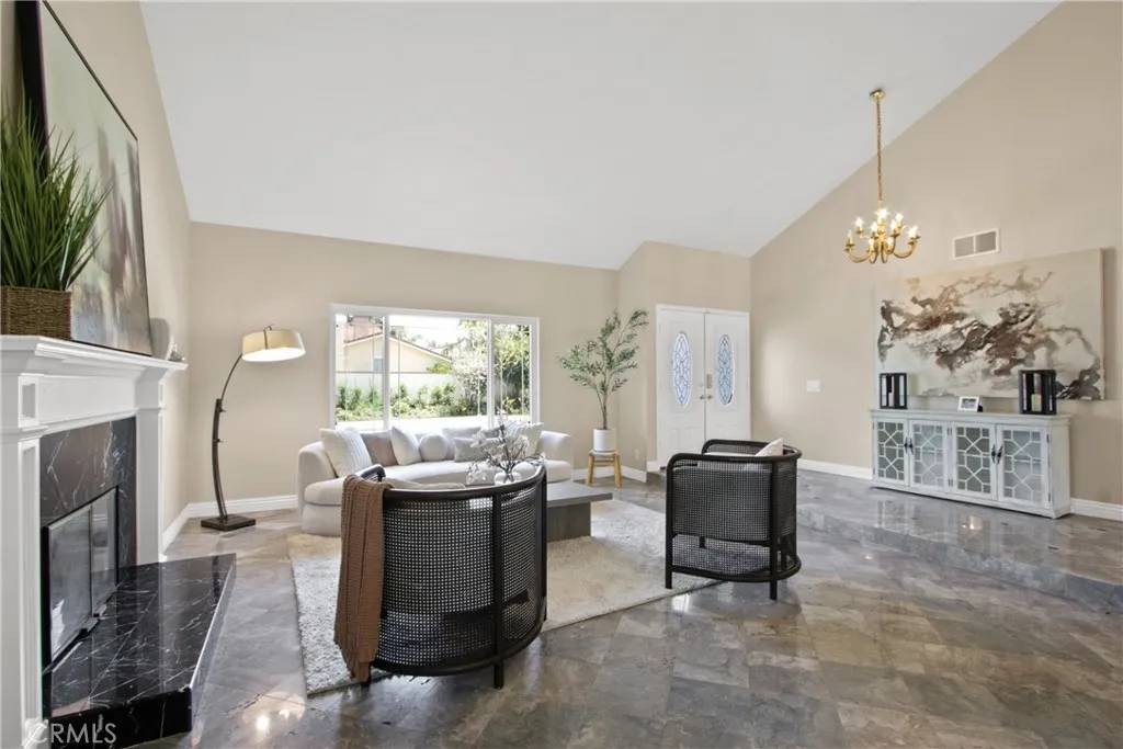 Yorba Linda, CA 92886,5225 Via Azafran