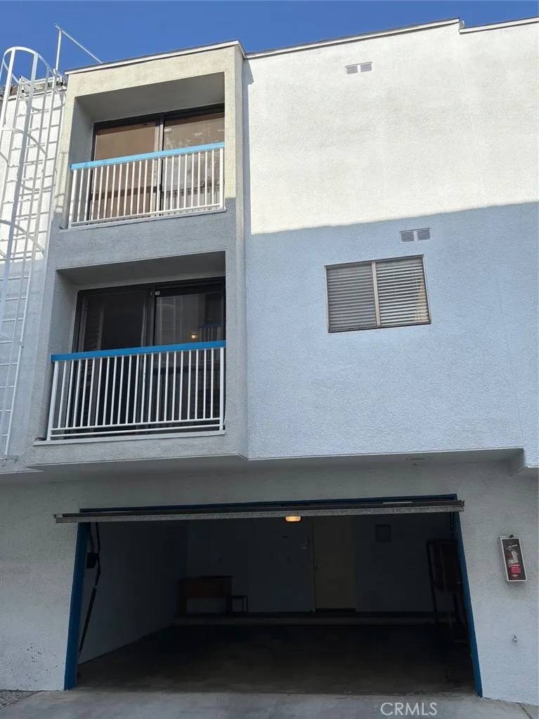 Alhambra, CA 91801,100 N Electric Avenue #10