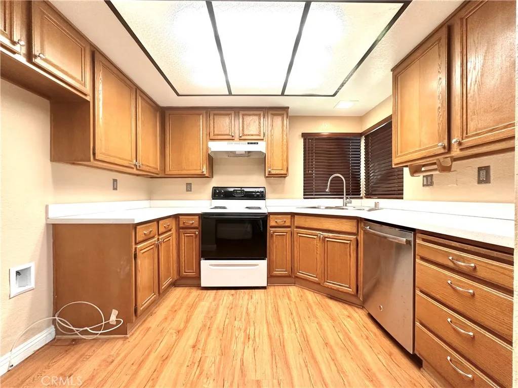 Diamond Bar, CA 91765,22749 Lakeway Drive #375