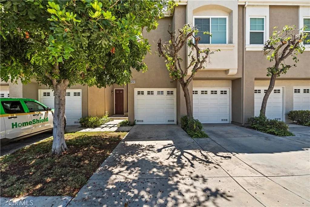 Placentia, CA 92870,125 Draft Way