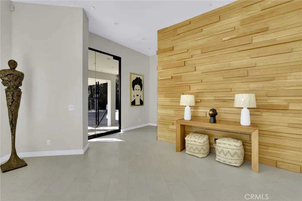 Los Angeles, CA 90046,2341 Zorada Court