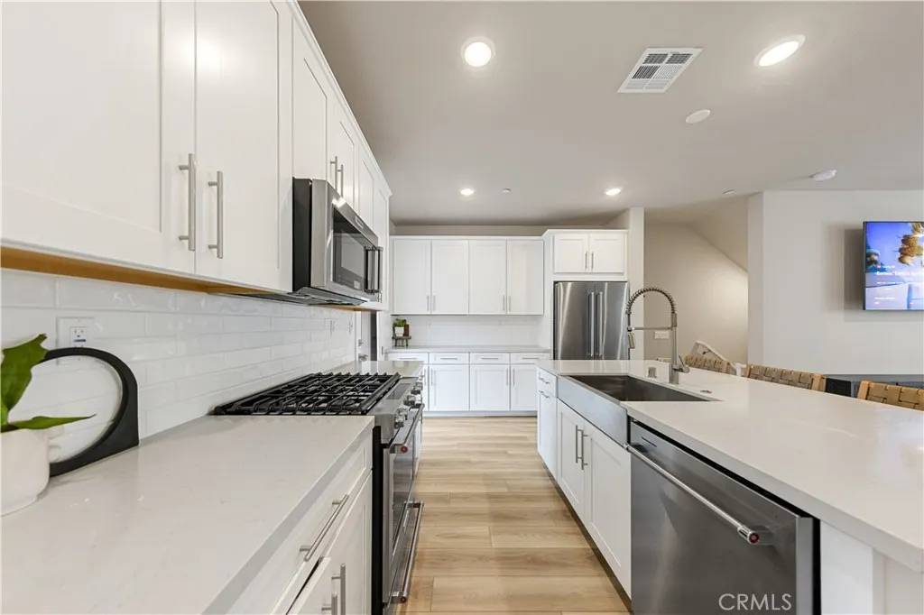 San Pedro, CA 90732,1484 Sunrise Ln.