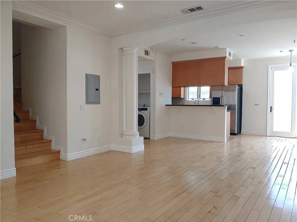 Pasadena, CA 91106,66 N Allen Avenue #3