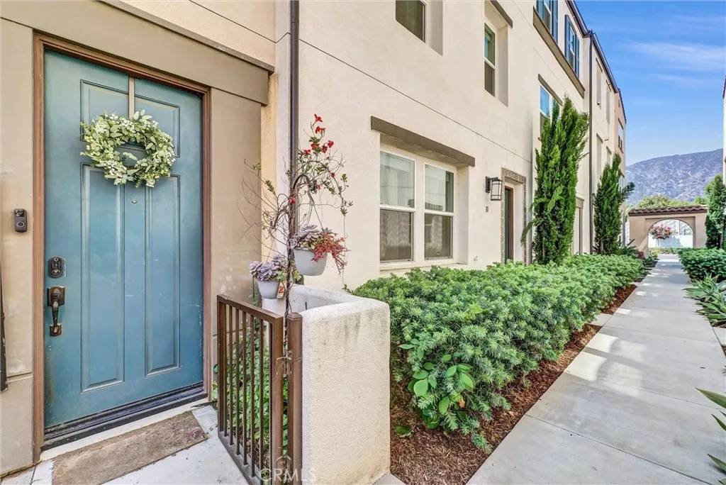 Glendora, CA 91741,645 W Foothill Boulevard #11