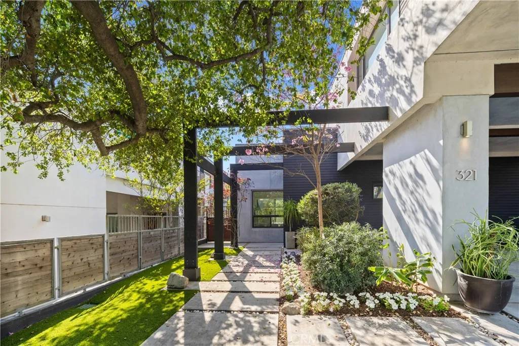 Sierra Madre, CA 91024,321 Camillo Road