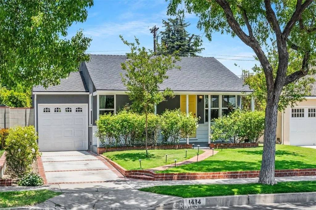 Burbank, CA 91505,1434 N Rose Street