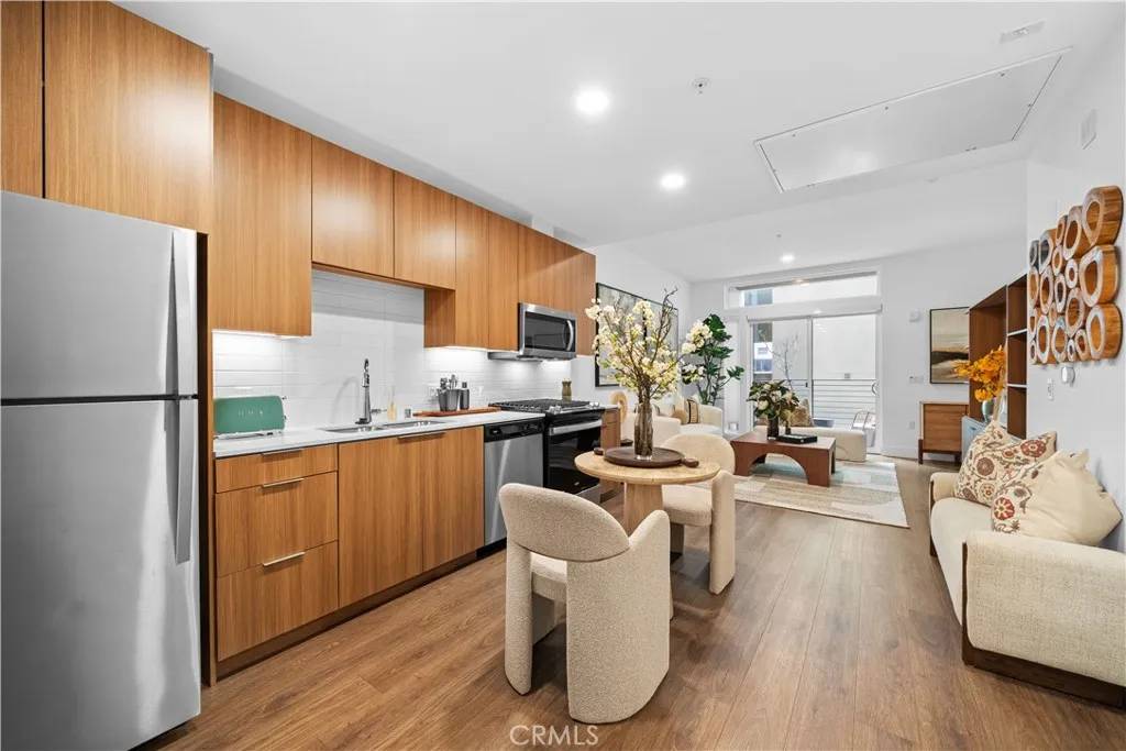 Pasadena, CA 91101,709 E Walnut Street #318