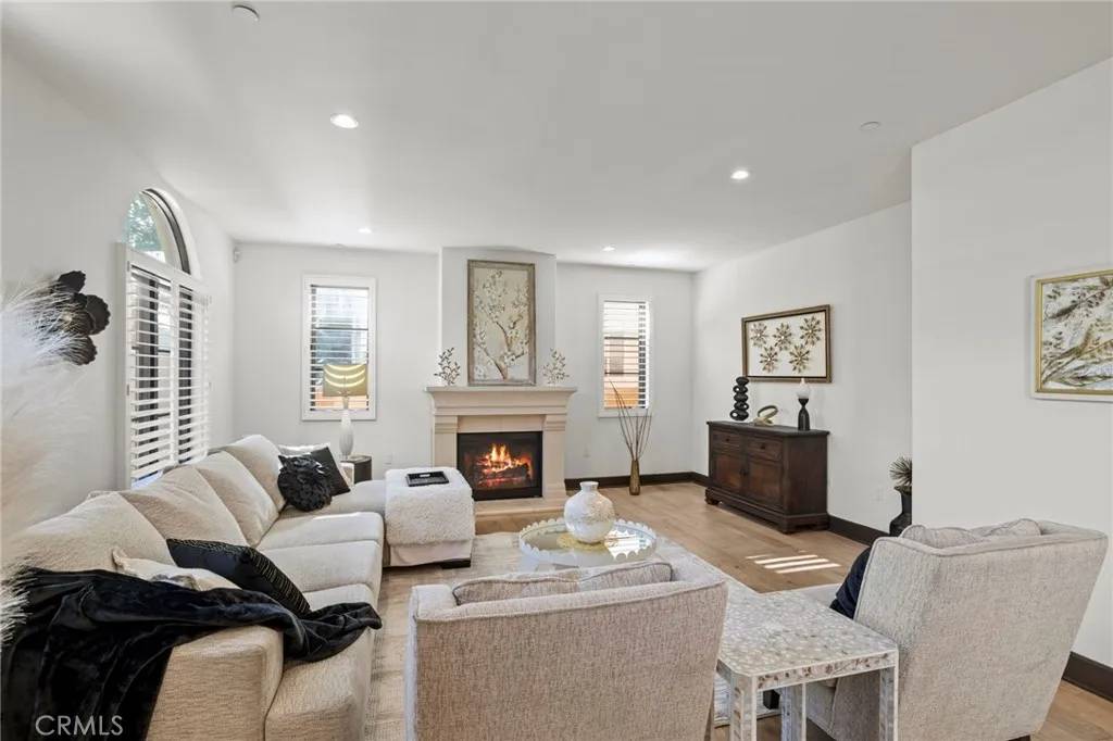 Los Angeles, CA 90024,10523 Ashton #101