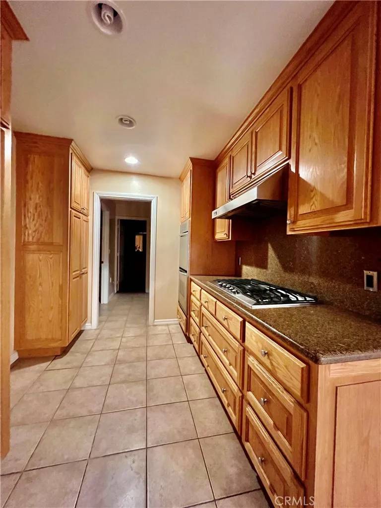 Mission Hills (san Fernando), CA 91345,14906 Wolfskill Street