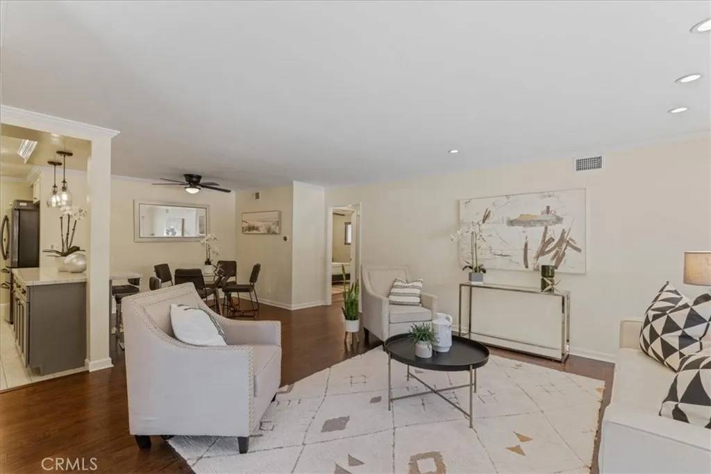 Sherman Oaks, CA 91403,15216 Magnolia Boulevard #1