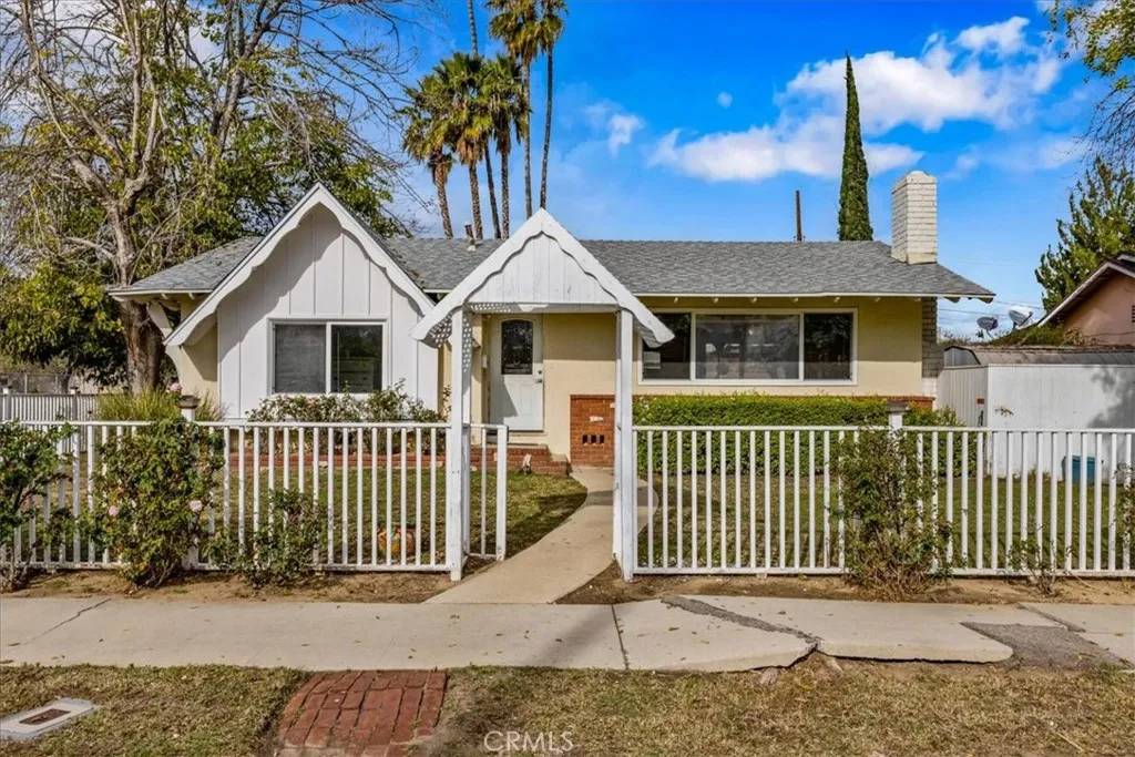 West Hills, CA 91304,22417 Strathern Street