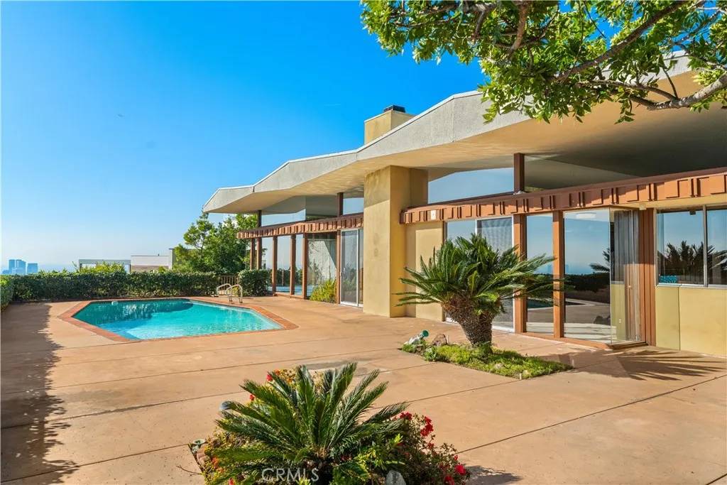 Beverly Hills, CA 90210,1470 Laurel Way