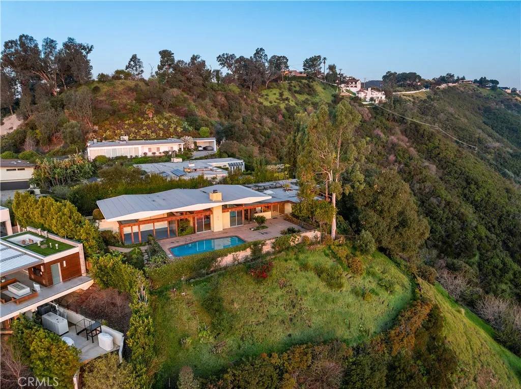 Beverly Hills, CA 90210,1470 Laurel Way