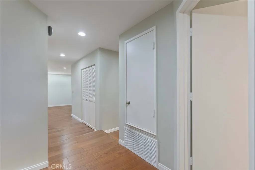 Toluca Lake, CA 91602,10409 Riverside Drive #204