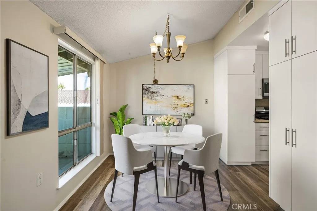 Newhall, CA 91321,19144 Avenue Of The Oaks #D