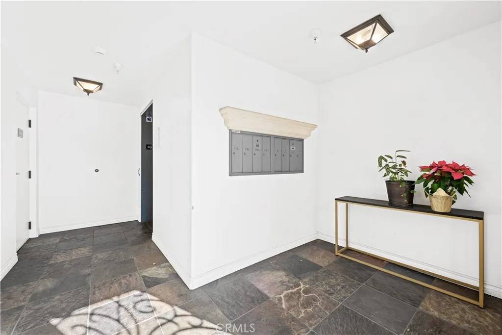 Studio City, CA 91604,12449 Kling Street #PH2