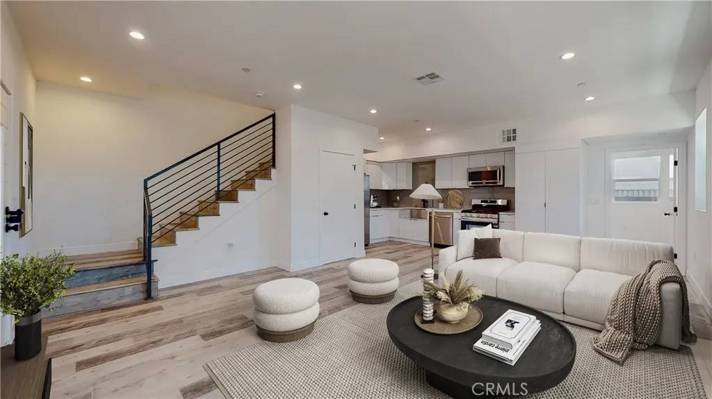 Los Angeles, CA 90026,236 N Burlington