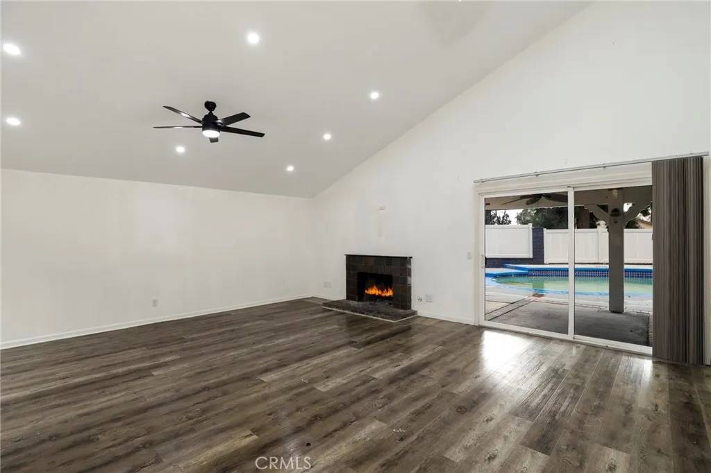 Saugus, CA 91390,20643 Calhaven Drive