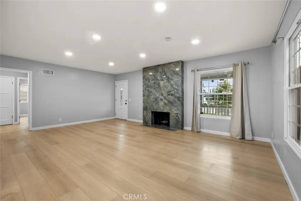 Northridge, CA 91325,18157 Osborne Street