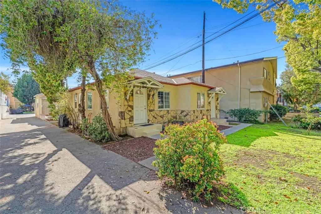 Burbank, CA 91504,1700 Grismer Avenue
