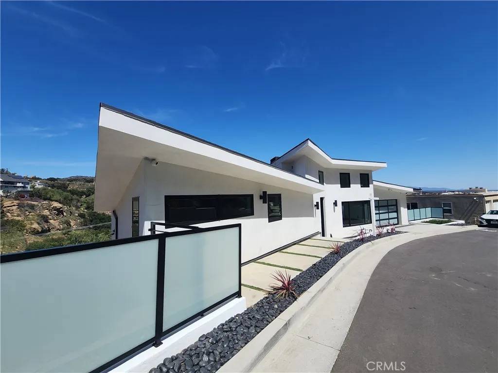 West Hills, CA 91304,8366 Hillcroft Drive