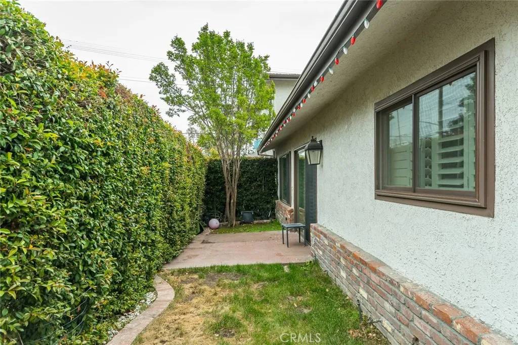 Burbank, CA 91501,303 S Kenneth Road