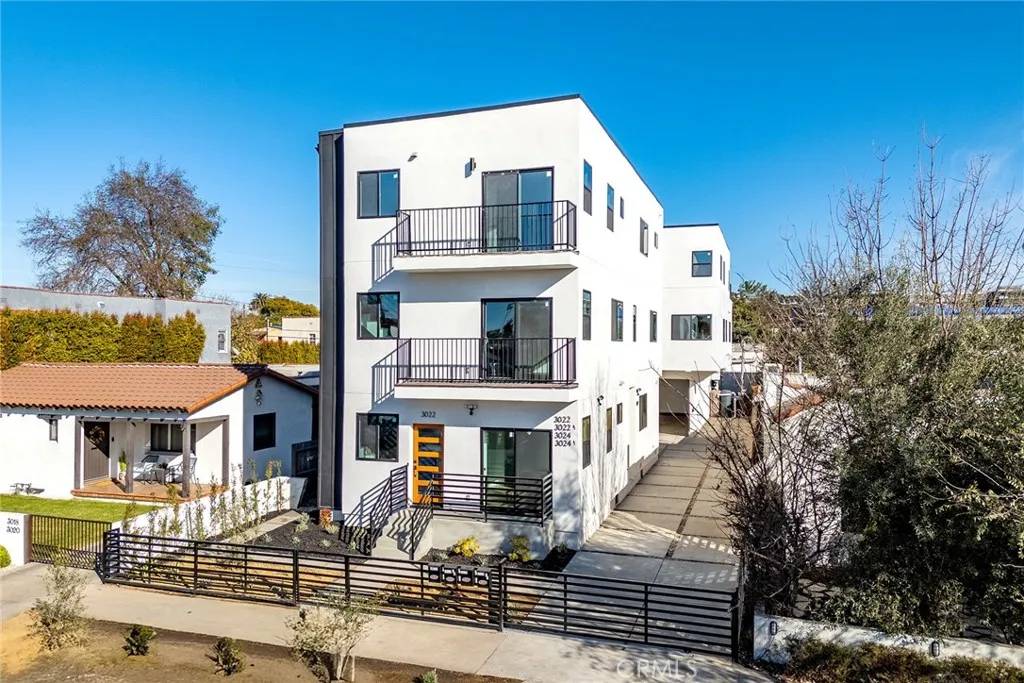Los Angeles, CA 90016,3024 Wellington Road