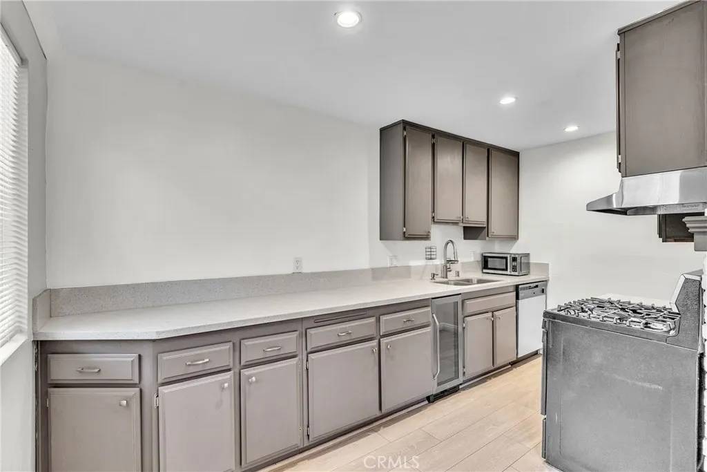 Sun Valley, CA 91352,8641 Glenoaks Boulevard #107